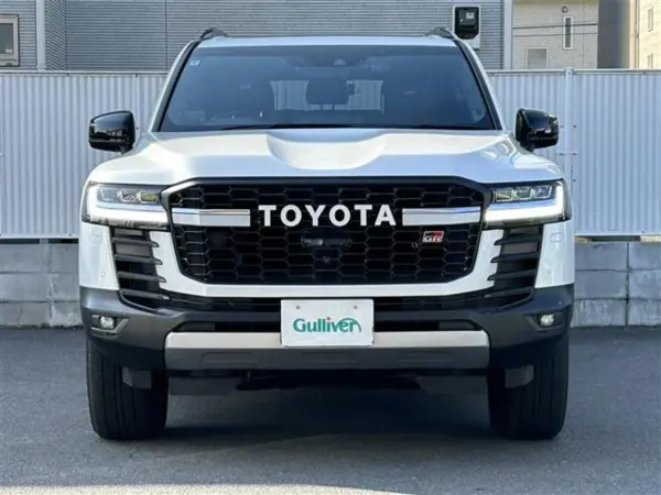 2024 Toyota Landrcuiser 300 — photo 3