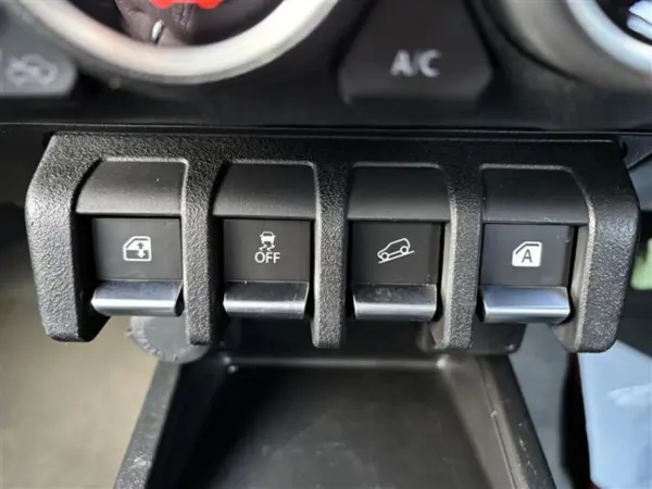 Suzuki Jimny Sierra 1.5 JC 4WD — photo 7