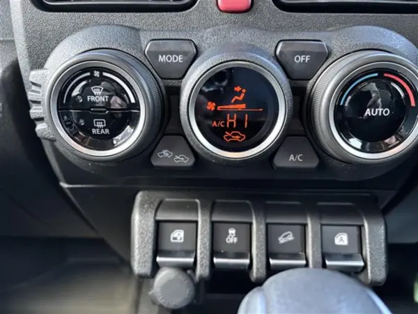 Suzuki Jimny Sierra 1.5 JC 4WD — photo 8