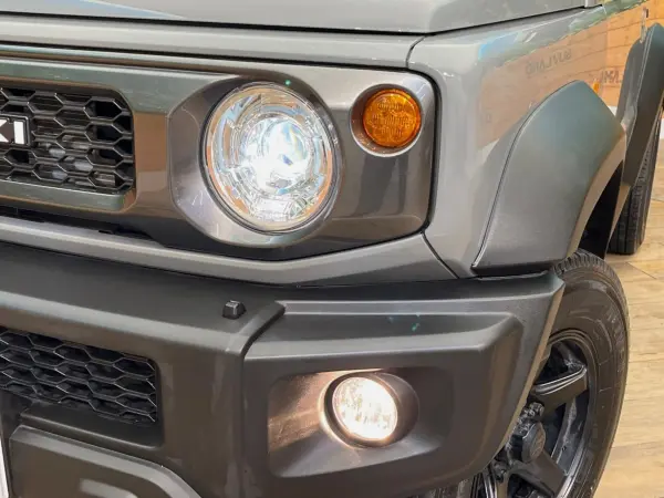 Suzuki Jimny Sierra 1.5 JC 4WD 5MT Safety Support Cruise Control Seat Heater Auto AC LED Headlights Auto Lights Smart Key (Medium Gray) — photo 8