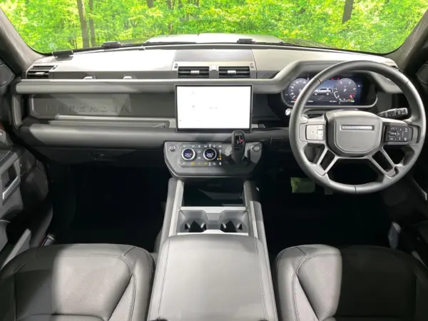 2025 Landrover Defender — photo 2