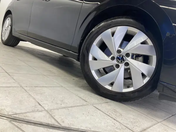 Volkswagen Golf eTSI Style — photo 8