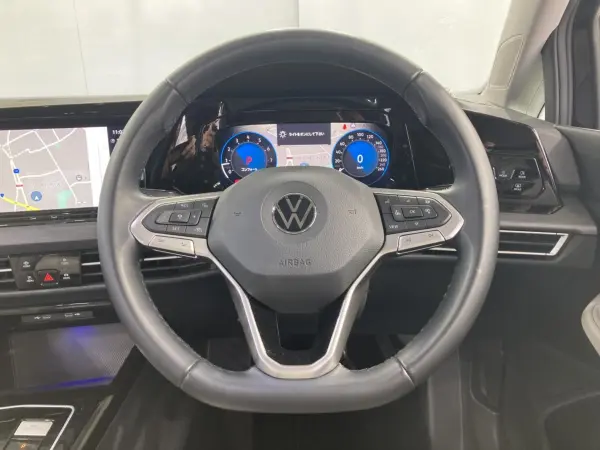 2022 Volkswagen Golf — photo 3
