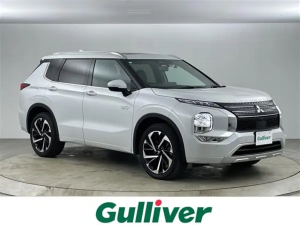 Mitsubishi Outlander PHEV 2.4 P 4WD with Factory Navi, Full-Seg, Collision Mitigation, LED (White) — thumbnail 1