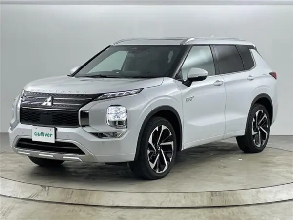 Mitsubishi Outlander PHEV 2.4 P 4WD with Factory Navi, Full-Seg, Collision Mitigation, LED (White) — photo 8