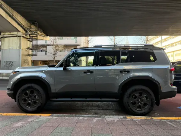 2025 Lexus Gx — photo 2