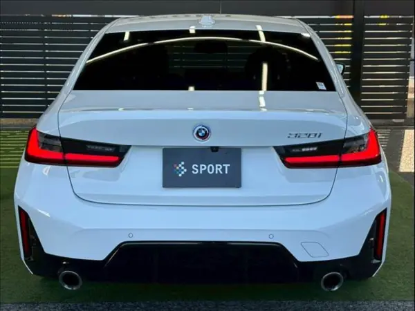 BMW 3 Series 320i M Sport Highline PKG/Apple CarPlay/HUD/BSM/ACC/Black Leather Seats/Power Trunk/Ambient Light/Radar Cruise Control/Lane Keep Assist/Seat Heater/360 Degree Camera/Paddle Shift/CarPlay/Head-Up Display (White) — photo 9