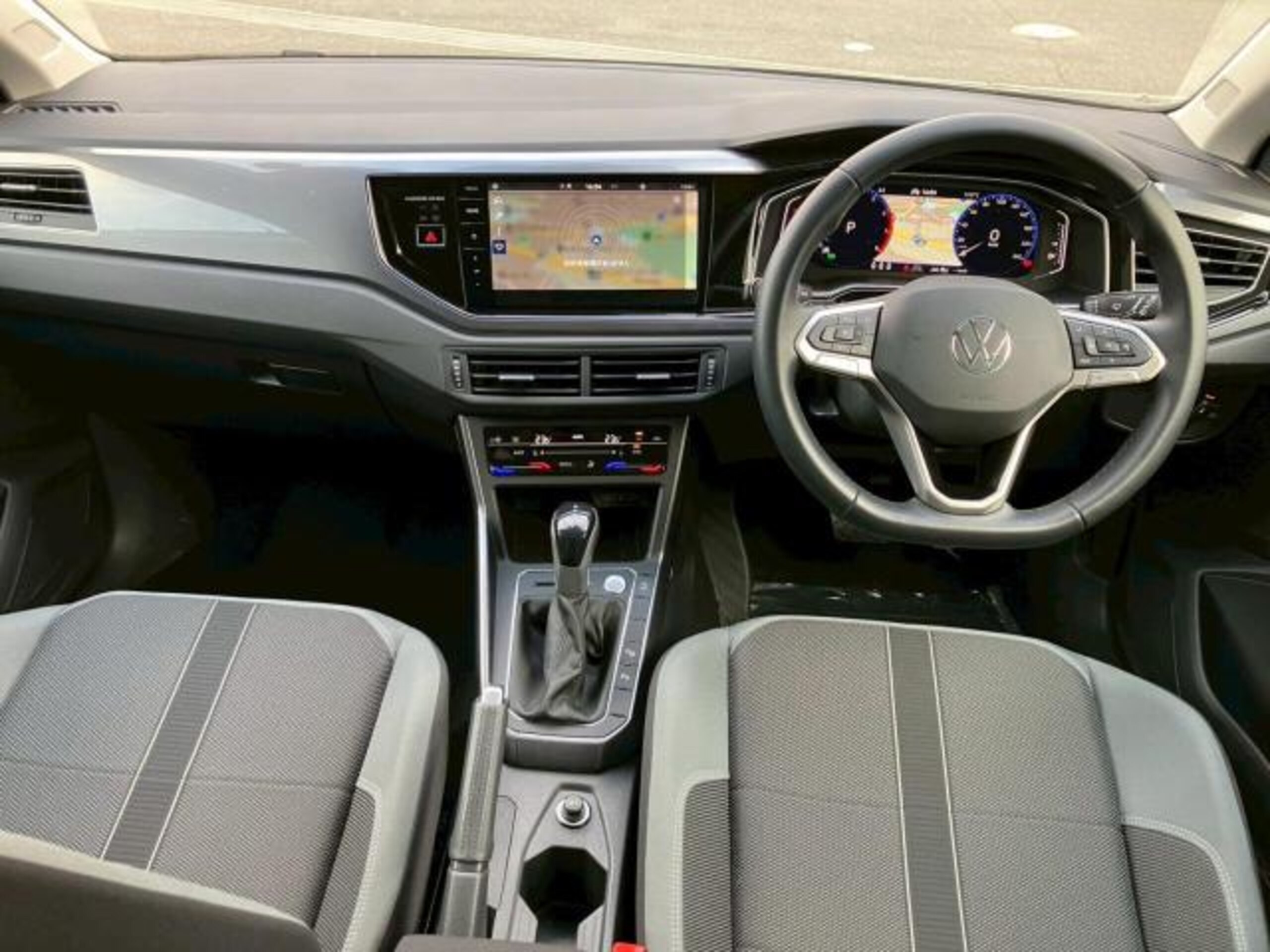 2024 Volkswagen Polo — photo 2