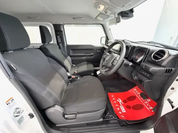 Suzuki Jimny Sierra 1.5 JC 4WD 4th Gen / Pioneer 8-inch Navi / Backup Camera / ETC / Rear Parking Sensor / 3D Mats / Door Visors / LED Lights / Seat Heaters / Collision Mitigation Brake / Full-Seg TV / Bluetooth / Steering Switch (Pure White Pearl) — photo 7
