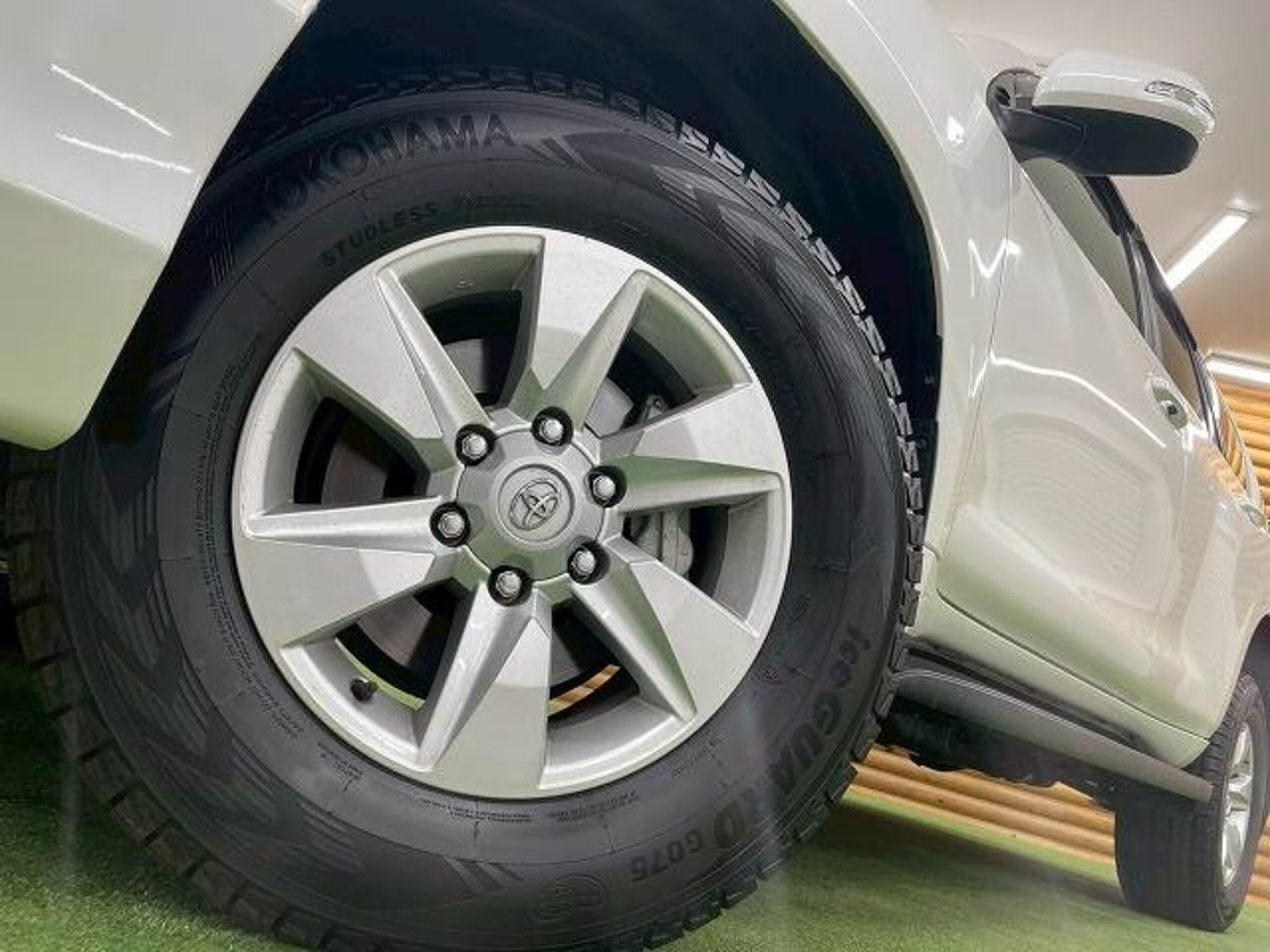 Toyota Land Cruiser Prado 2.7 TX L Package 4WD — photo 9