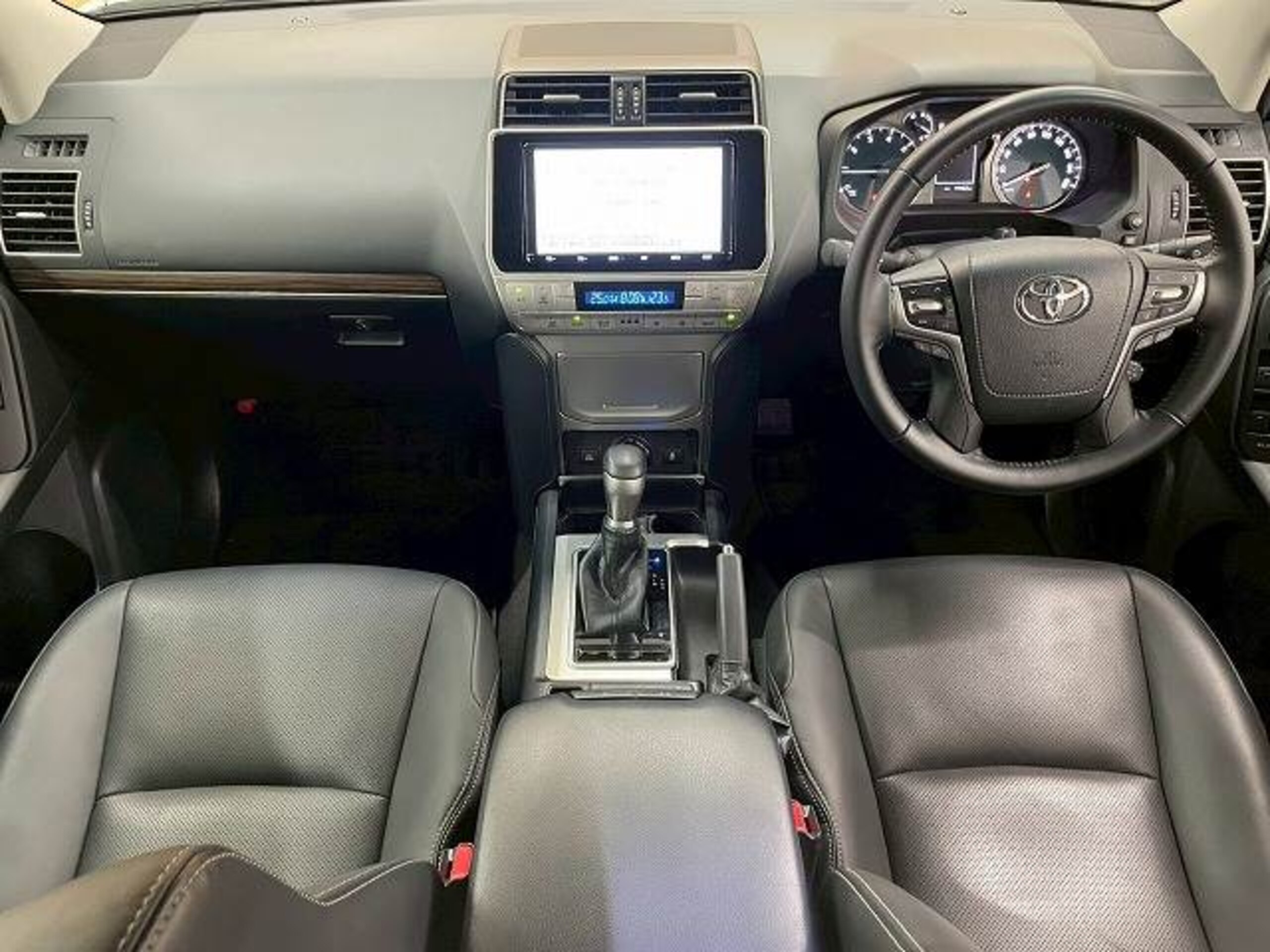 2023 Toyota Landcruiser Prado — photo 2