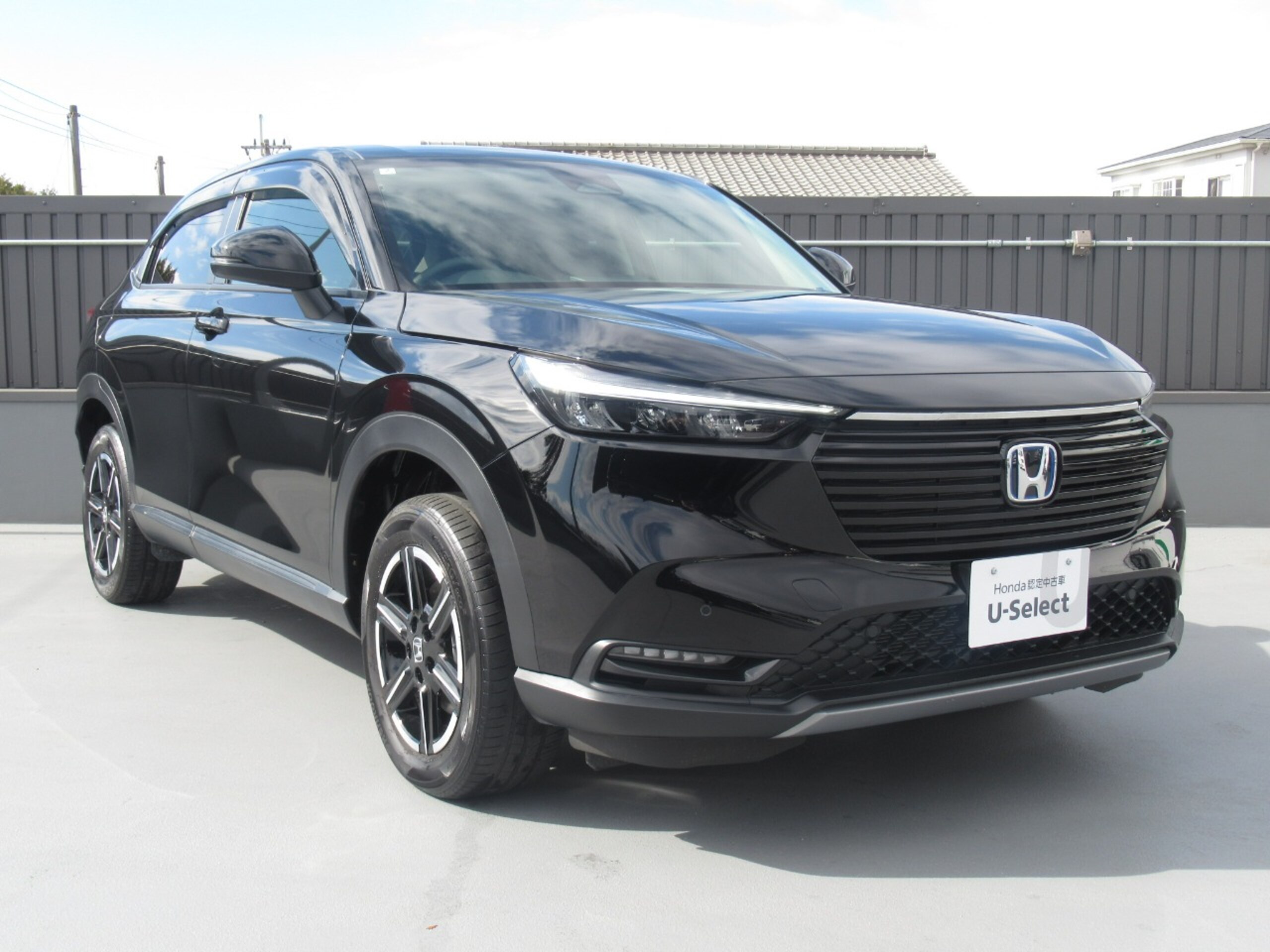 Honda Vezel 1.5 e:HEV X with Carrozzeria Navigation and Brake Hold Function — photo 9