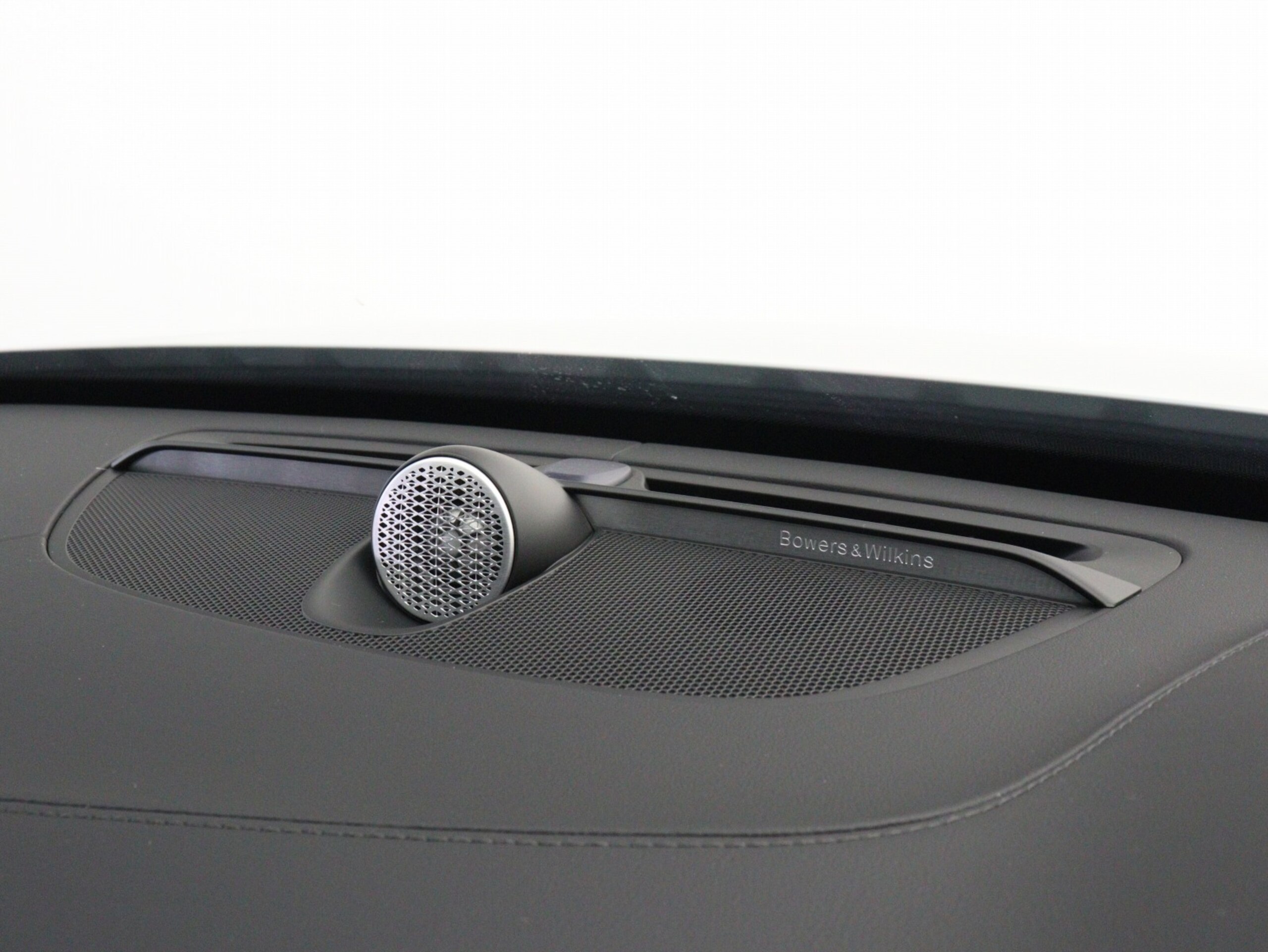 Volvo XC90 Ultimate B5 AWD 4WD Sunroof B&W Air Suspension 3-Row 7-Seater Google Built-in Dashcam 48V Digital Rearview Mirror Vapor Gray Metallic Gray Ash Wood Panel Crystal Shift Knob 20-inch AW Relaxation Function 360° Camera — photo 7