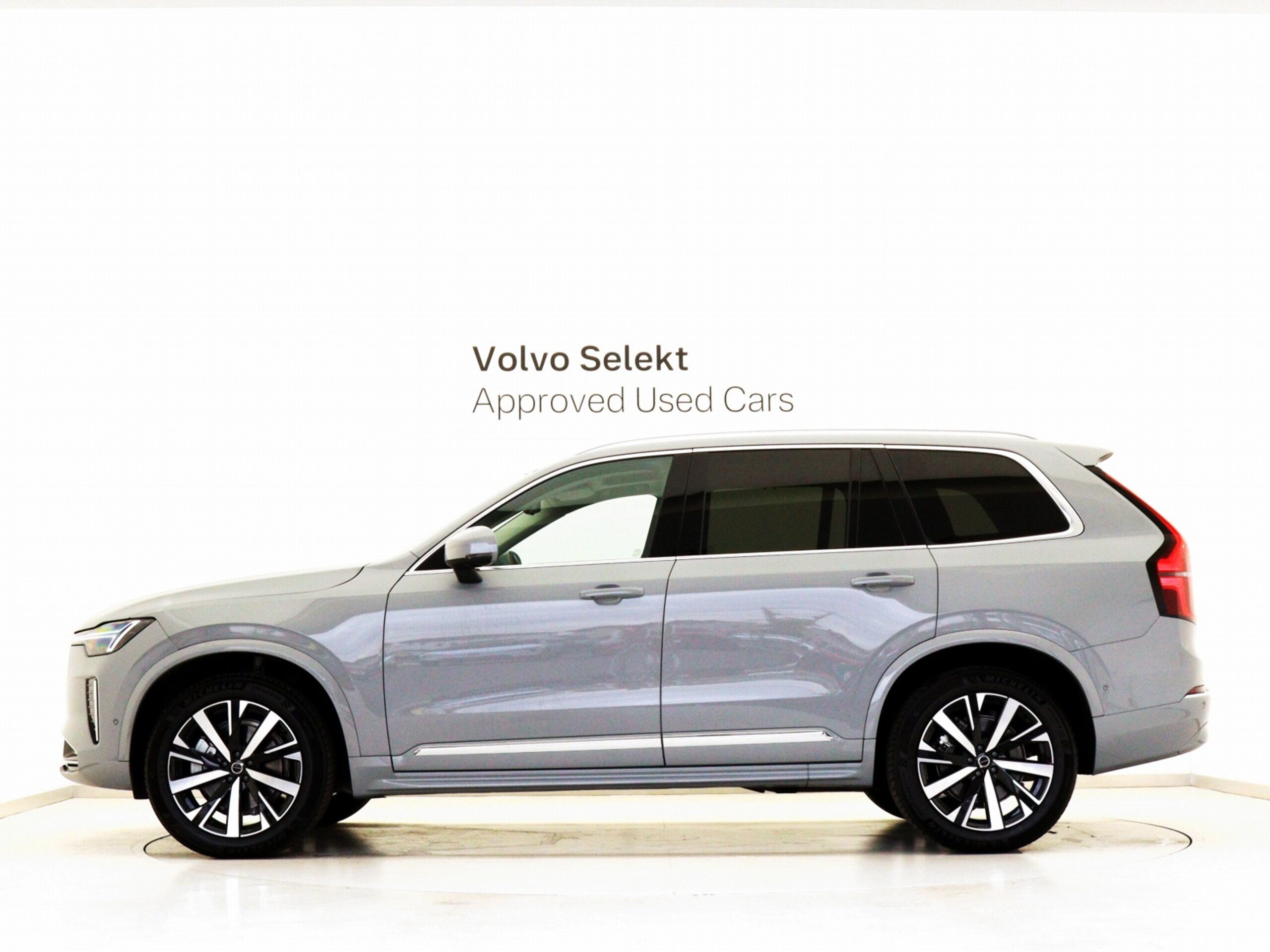 Volvo XC90 Ultimate B5 AWD 4WD Sunroof B&W Air Suspension 3-Row 7-Seater Google Built-in Dashcam 48V Digital Rearview Mirror Vapor Gray Metallic Gray Ash Wood Panel Crystal Shift Knob 20-inch AW Relaxation Function 360° Camera — photo 8