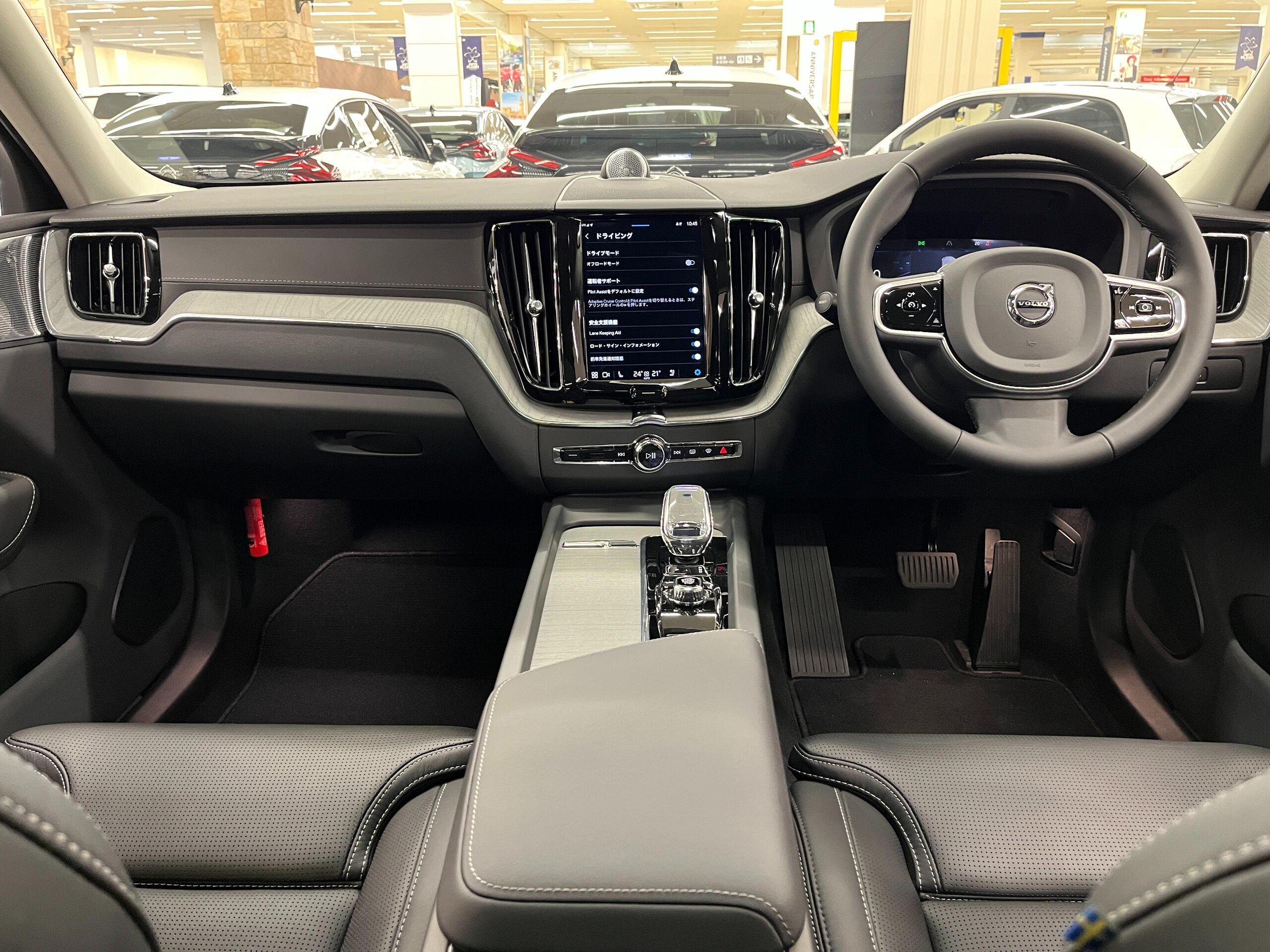 2025 Volvo Xc60 — photo 2