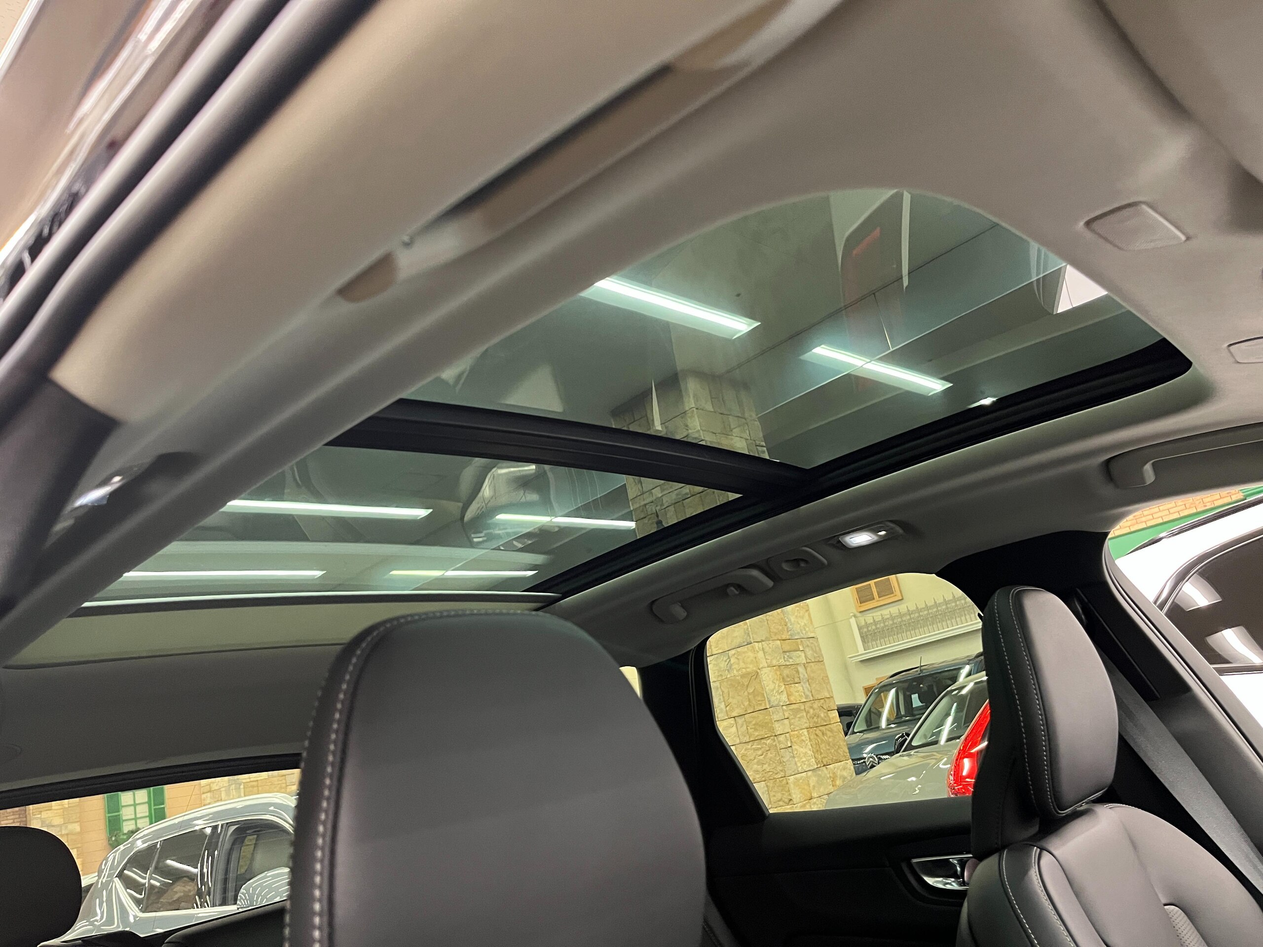 Volvo XC60 Ultra B5 AWD Dark Edition — photo 7