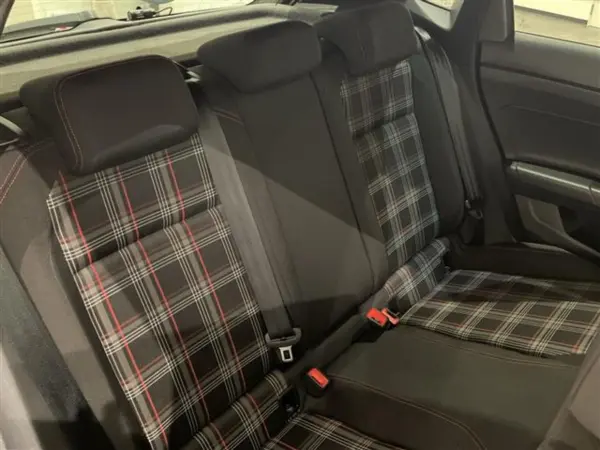 2019 Volkswagen Polo — photo 2