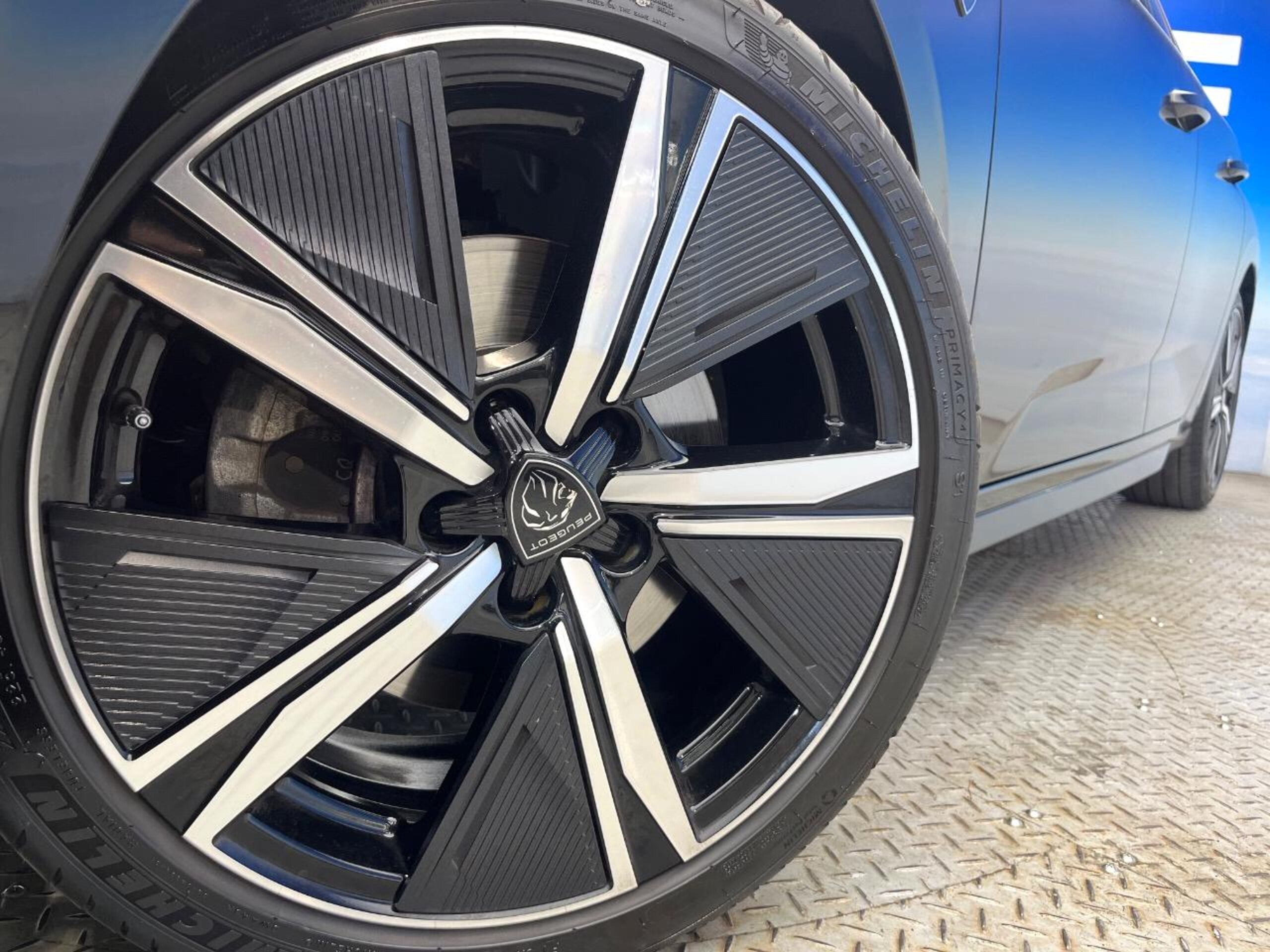 Peugeot 308GT BlueHDi Diesel Turbo — photo 9