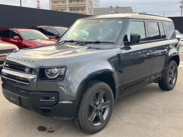 Land Rover Defender 110 X Dynamic SE 3.0L D300 Diesel Turbo 4WD Right-Hand Drive/Gray/Exterior Black Pack/Front Side Rear Camera/Privacy Glass/Rear Spare Tire/Floor Mats Included/20-inch Black AW (Gray)