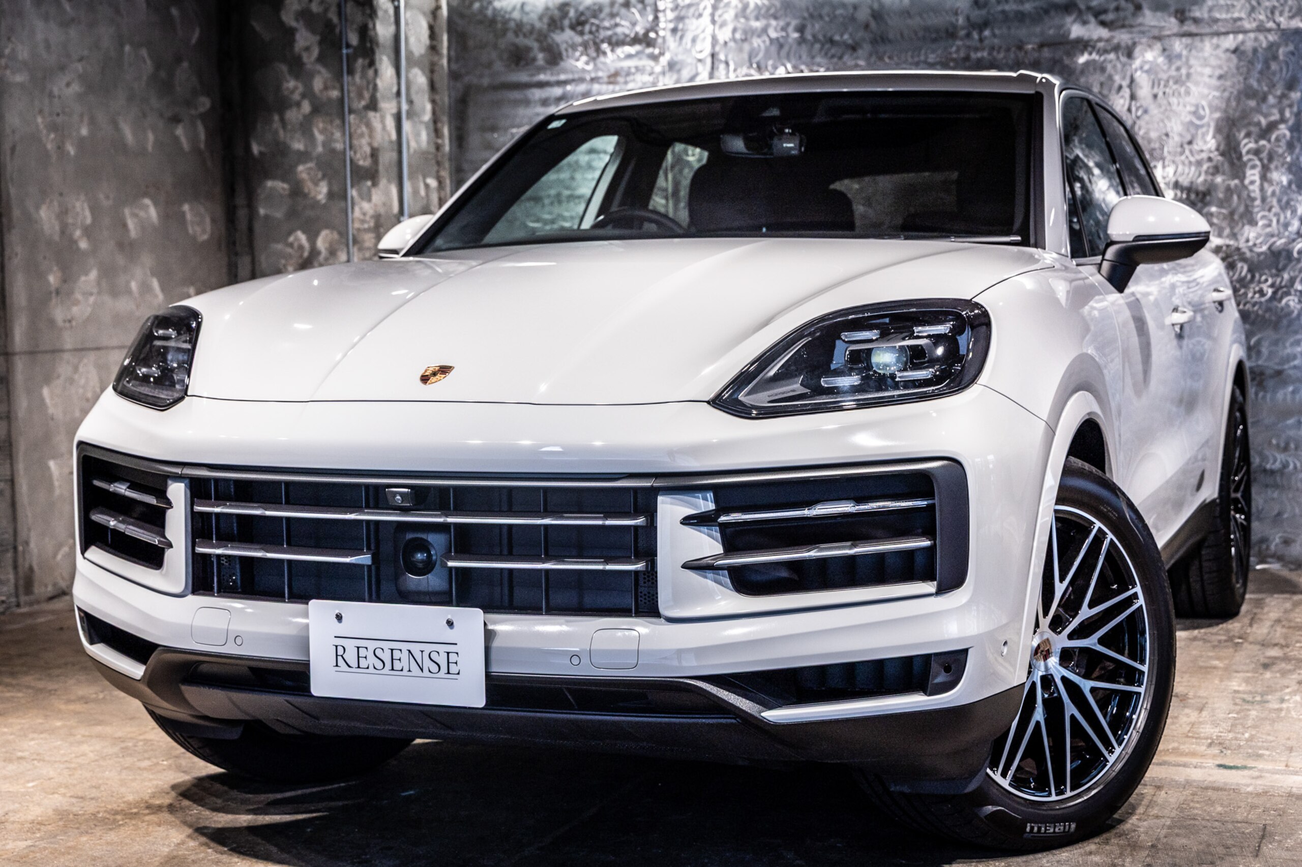 Porsche Cayenne 3.0 Tiptronic S 4WD Crayon 1-Owner 21-inch RS Spider Design AW Panoramic Roof System 14-Way Comfort Seats with Memory and Heater BOSE Sound Privacy Glass Black Leather (Crayon)