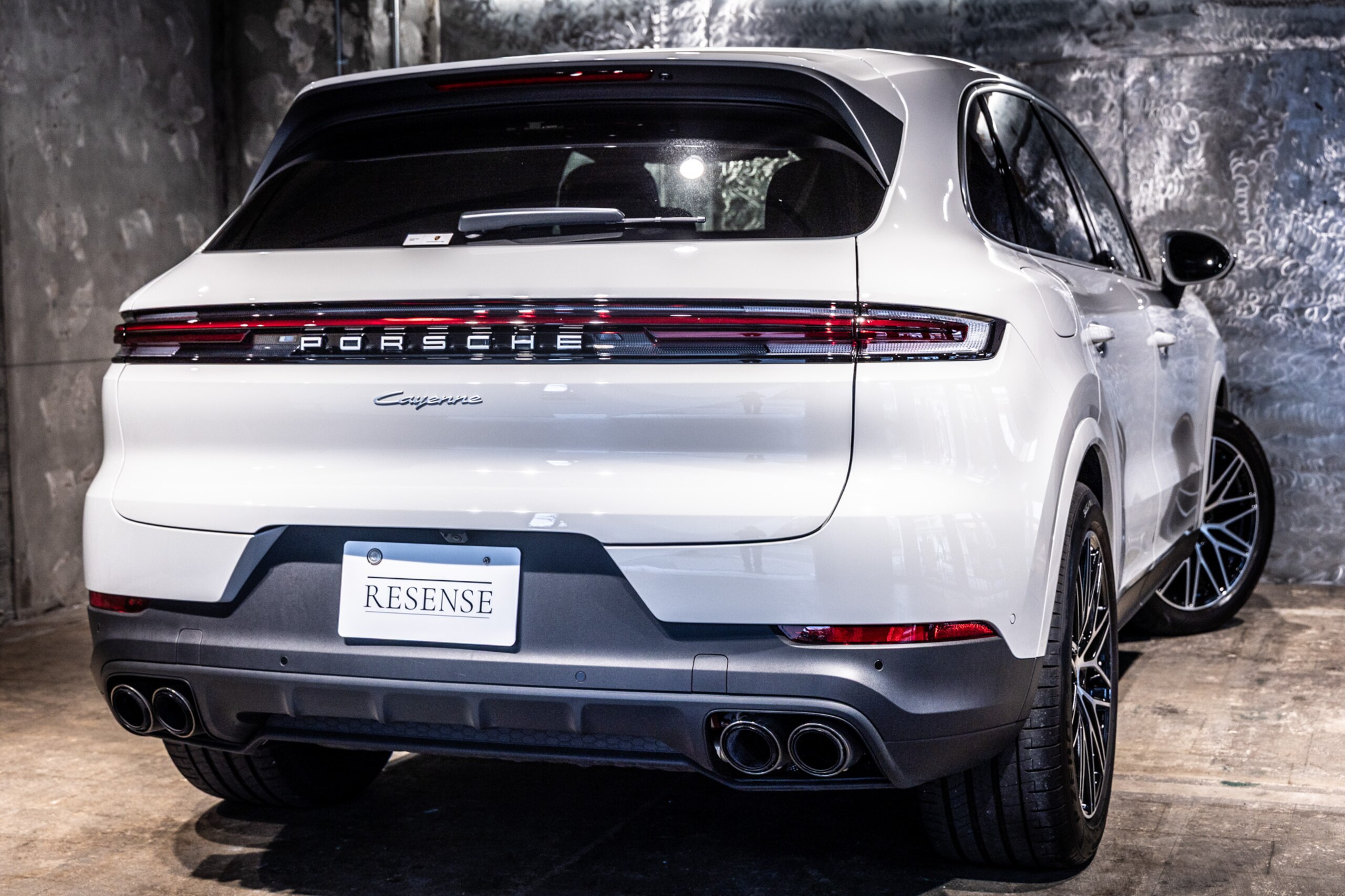 2025 Porsche Cayenne — photo 3