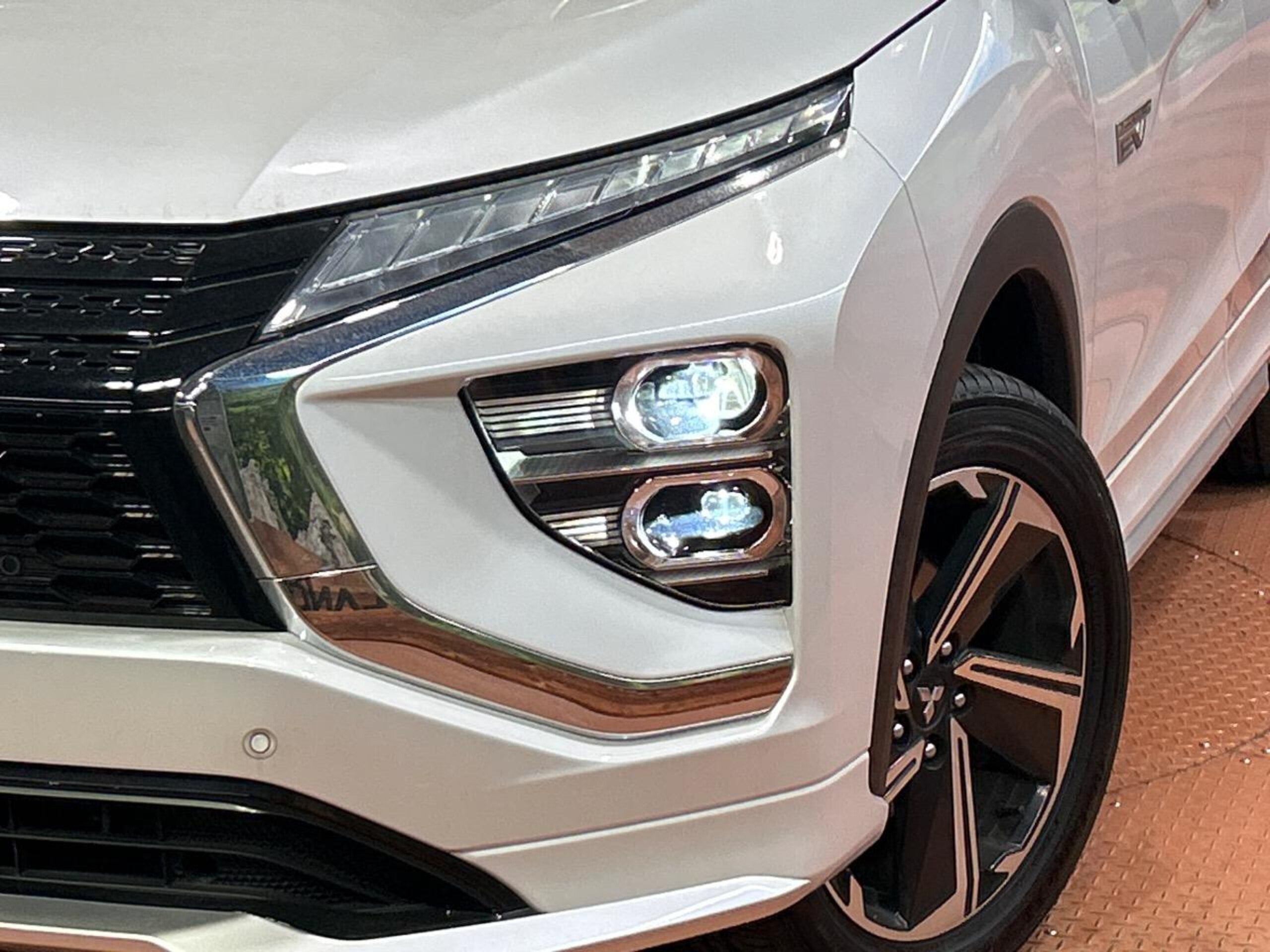 Mitsubishi Eclipse Cross PHEV 2.4 P 4WD — photo 9