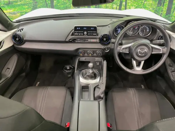 2022 Mazda Roadster — photo 2