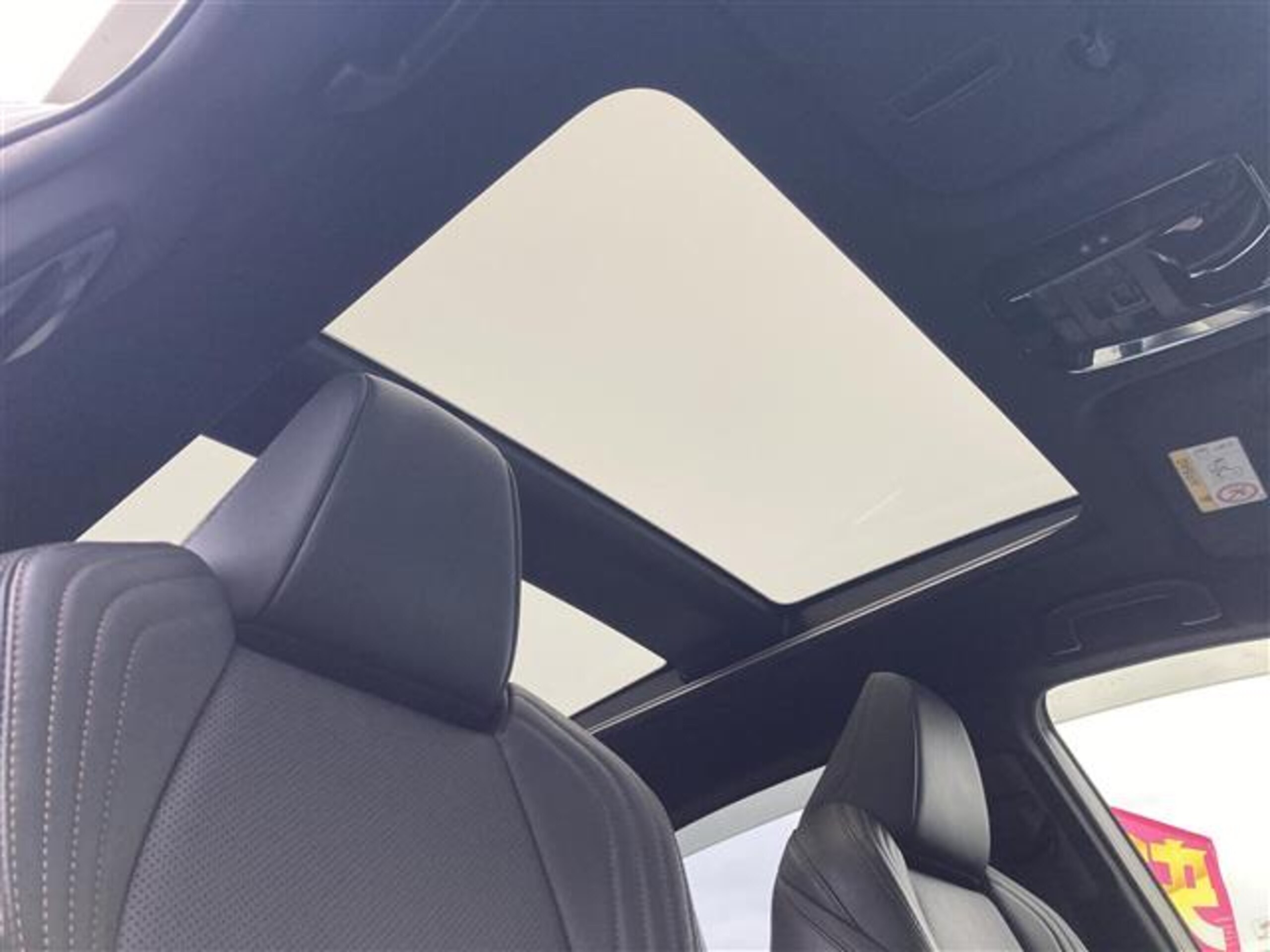 2020 Toyota Harrier — photo 3