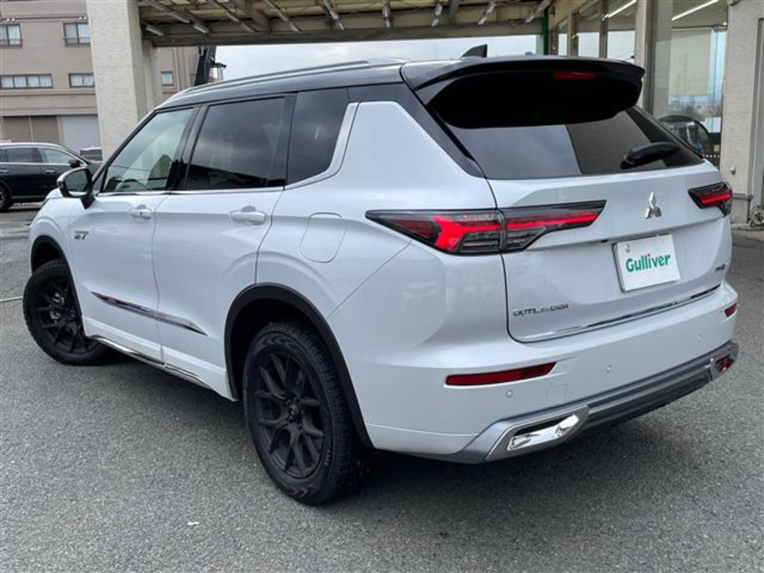 2025 Mitsubishi Outlander — photo 3