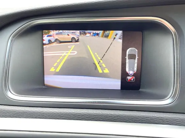 Volvo V40 T3 R-Design Edition Non-Smoking (Ice White) — photo 7