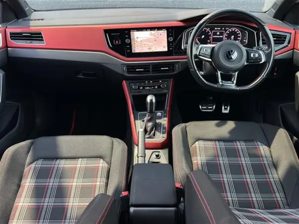 2021 Volkswagen Polo — photo 2