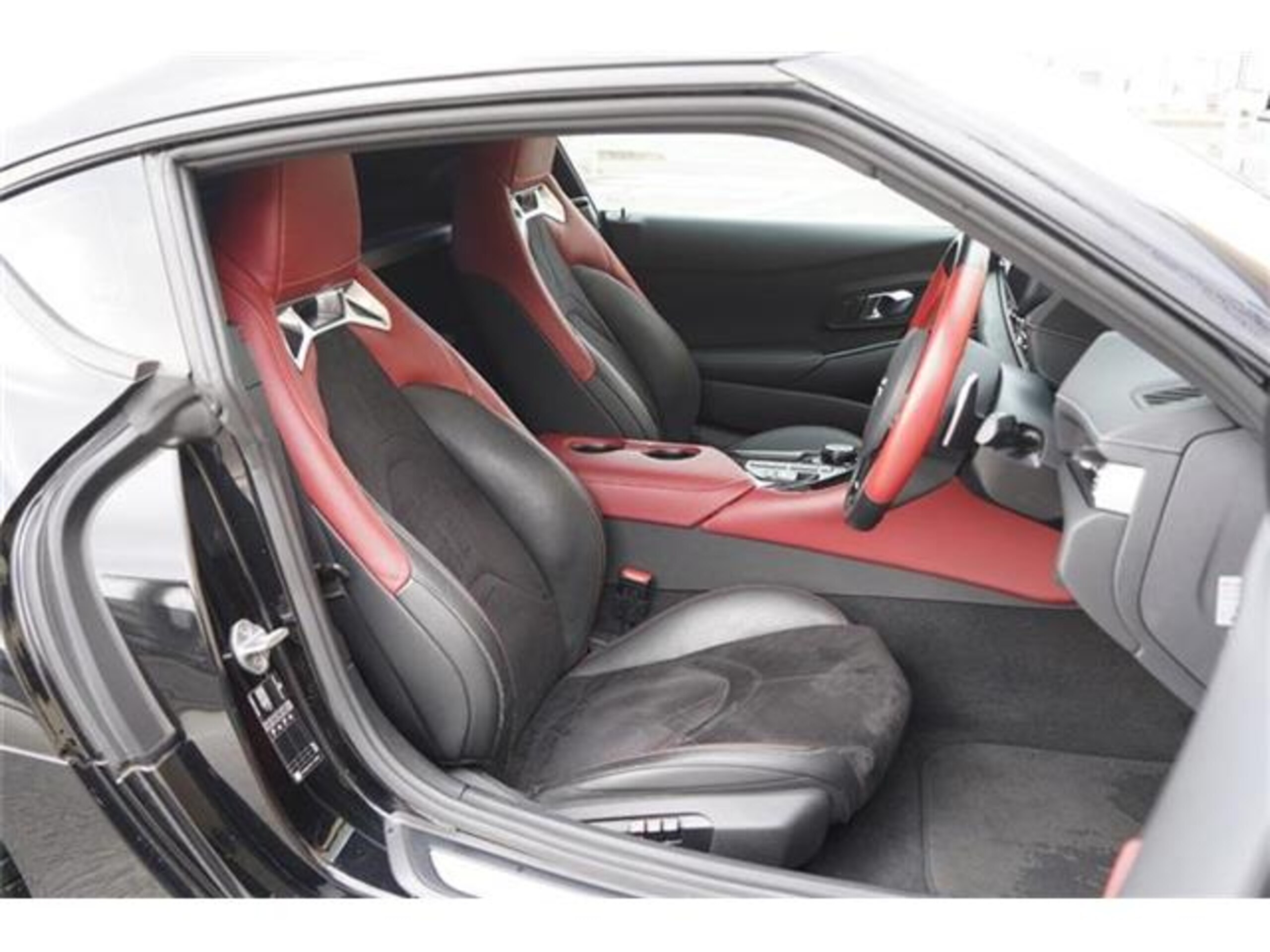 Toyota Supra 3.0 RZ with TRD GR Carbon Aero, GR 19-inch Forged Wheels, 8.8-inch HDD Navigation TV, Backup Camera, JBL Sound, Blind Spot Monitor, Seat Heaters, Aftermarket Digital Inner Mirror, Front/Rear Dashcam, ETC — photo 9