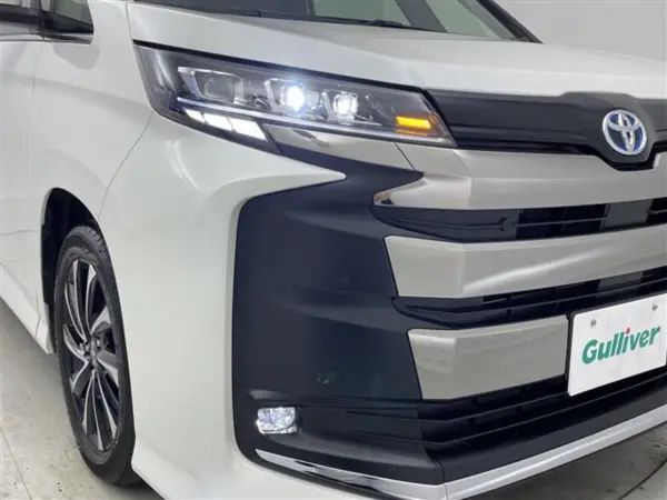 Toyota Noah 1.8 Hybrid S-Z — photo 9