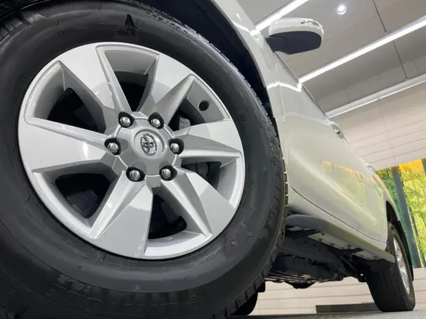 Toyota Land Cruiser Prado 2.7 TX L Package 4WD Sunroof 7-Seater Beige Leather Genuine Navi Backup Camera Collision Mitigation Radar Cruise Non-Smoker Front Seat Air Conditioning Dash Cam Corner Sensors Smart Key LED Headlights ETC — photo 9