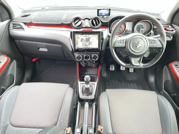 2023 Suzuki Swift — photo 2