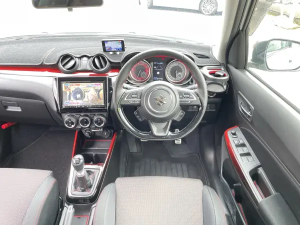2023 Suzuki Swift — photo 3
