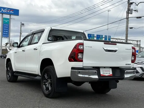 2023 Toyota Hilux — photo 3