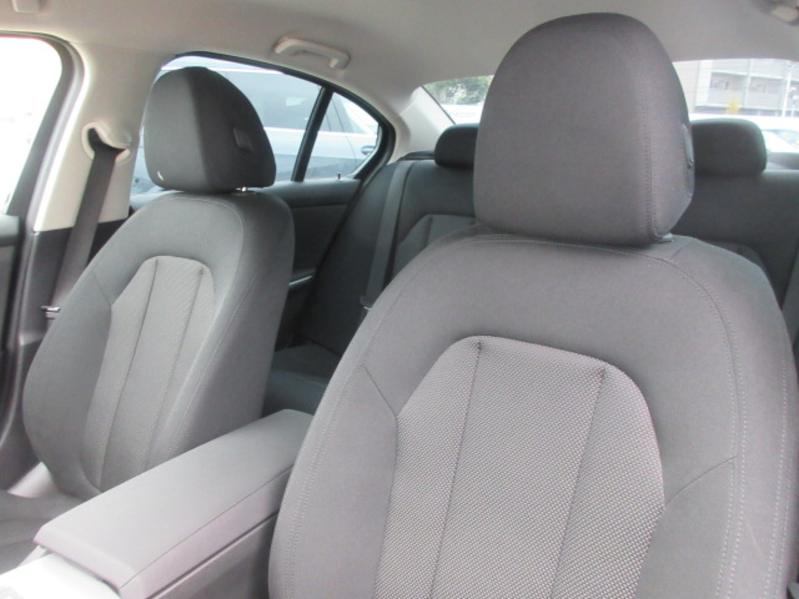 2021 Bmw 3 Series — photo 2