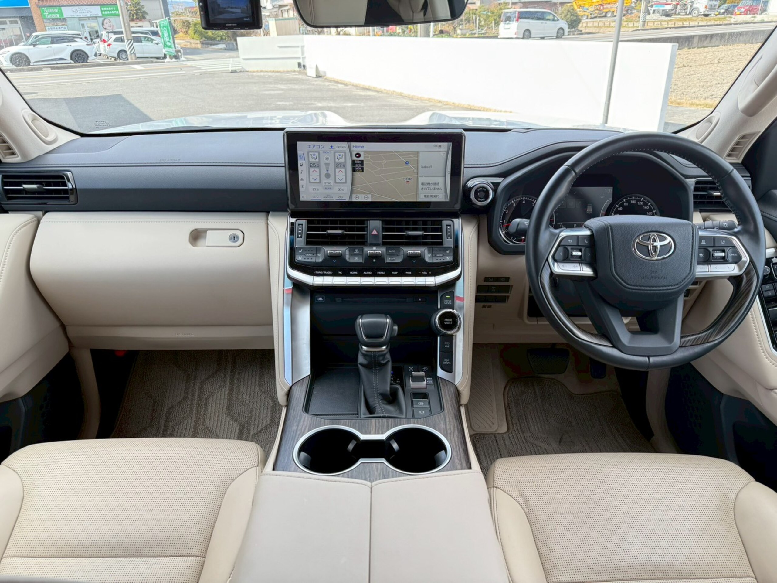 2023 Toyota Landrcuiser 300 — photo 2