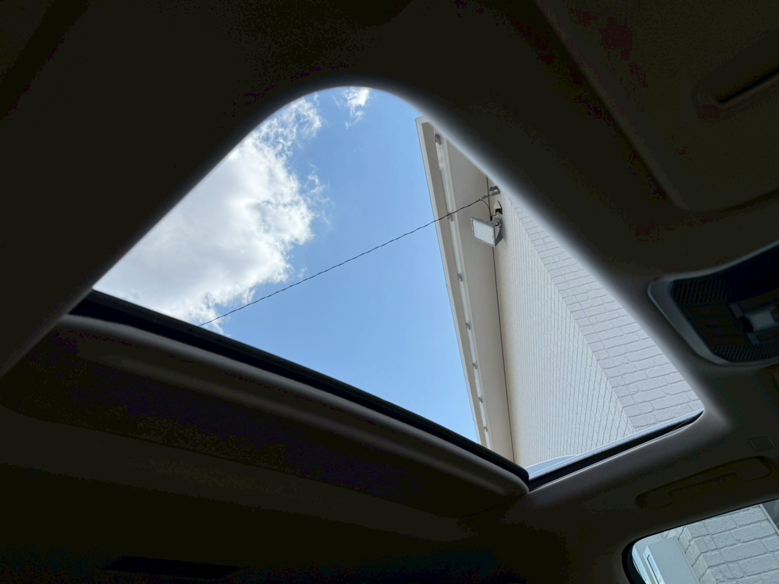 2023 Toyota Landrcuiser 300 — photo 3