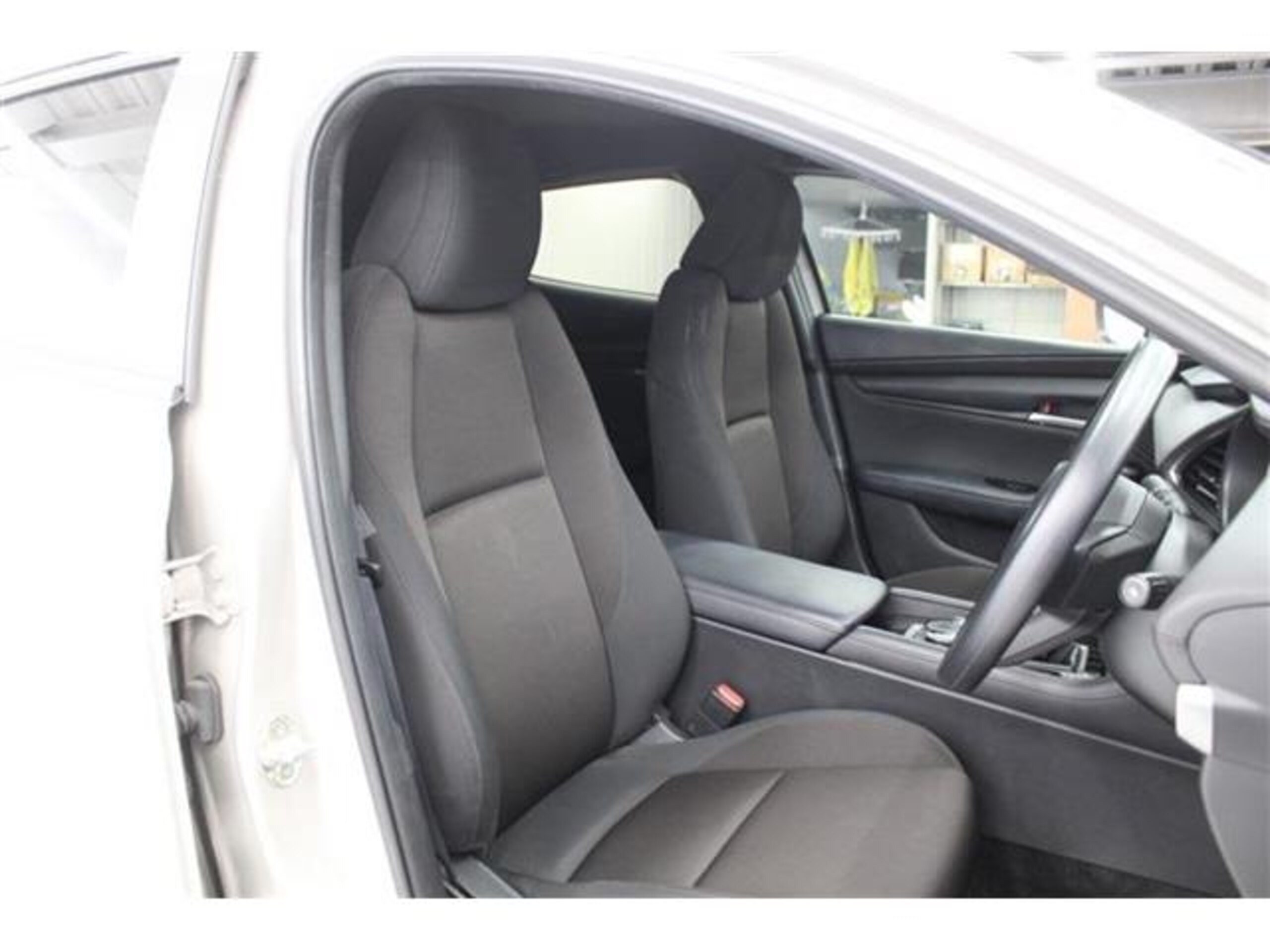 Mazda MAZDA3 Fastback 1.5 15C — photo 8