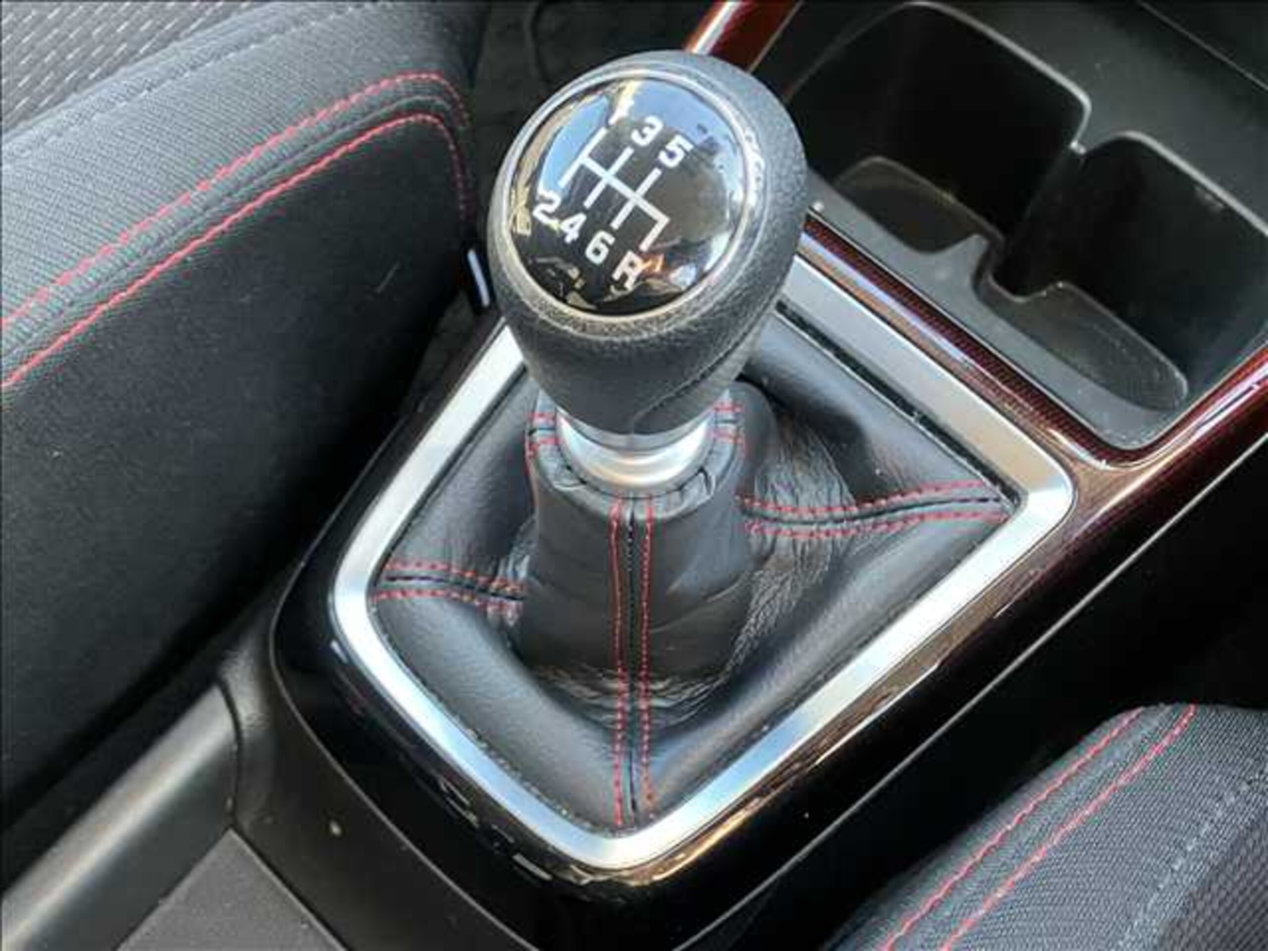 Suzuki Swift Sport 1.4 6-Speed Manual — photo 7