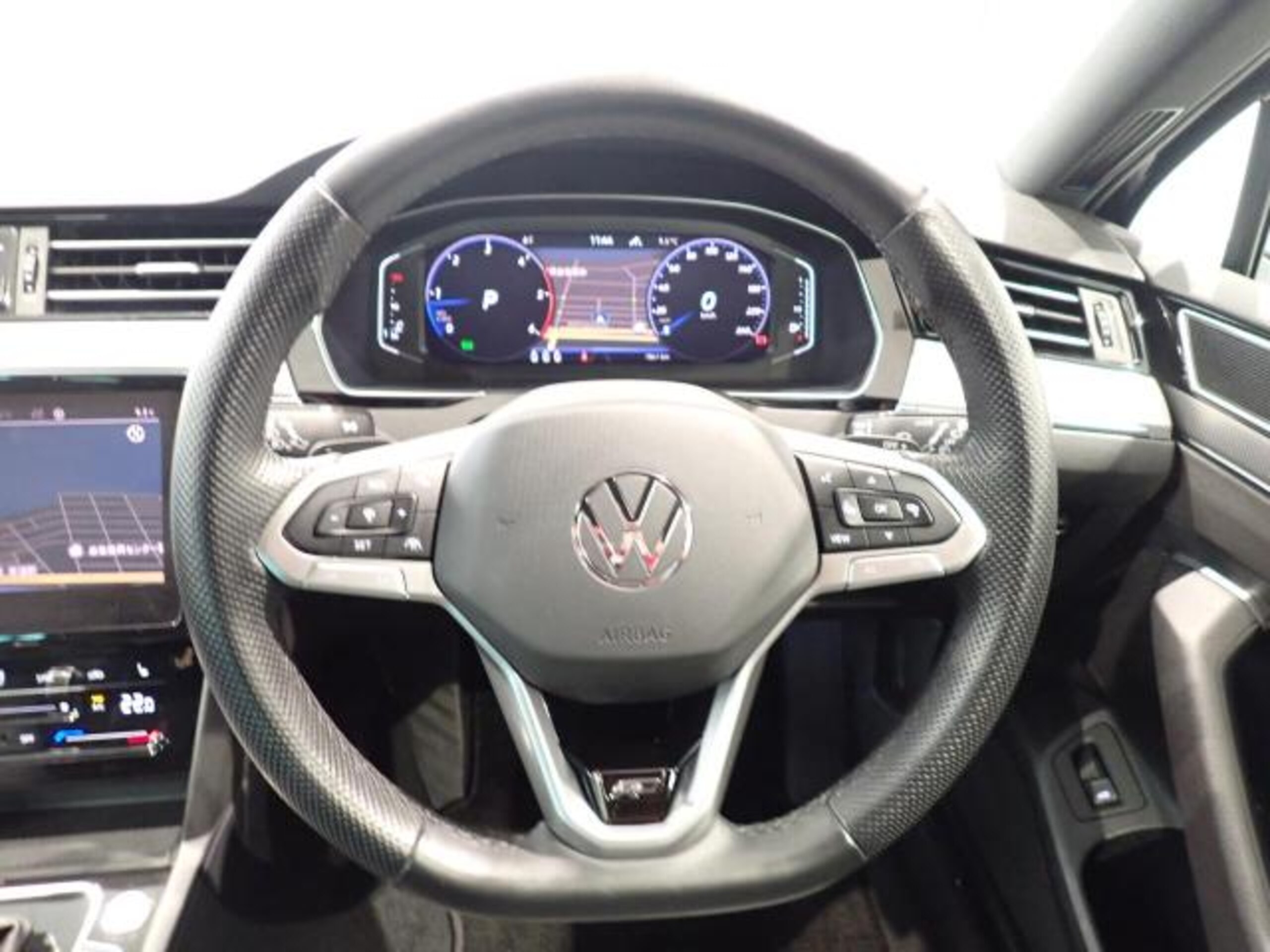 Volkswagen Passat Variant TDI R-Line Diesel Turbo Certified Used Car with Manufacturer Warranty — photo 8