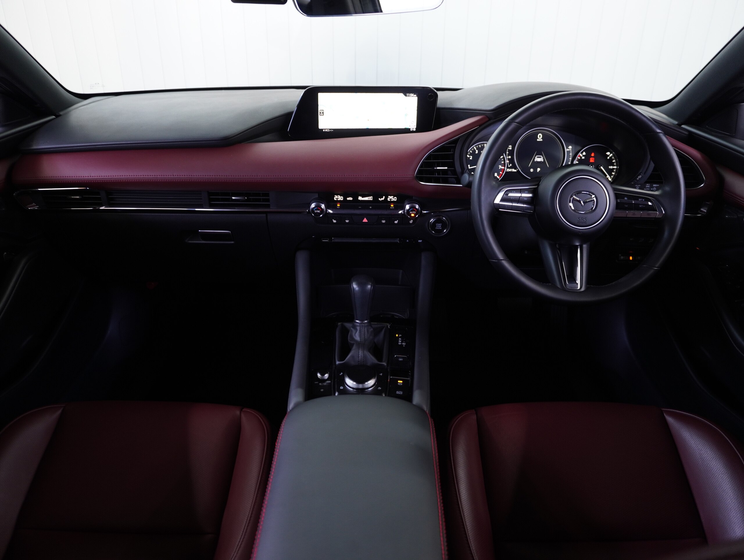 2021 Mazda 3 Fastback — photo 3