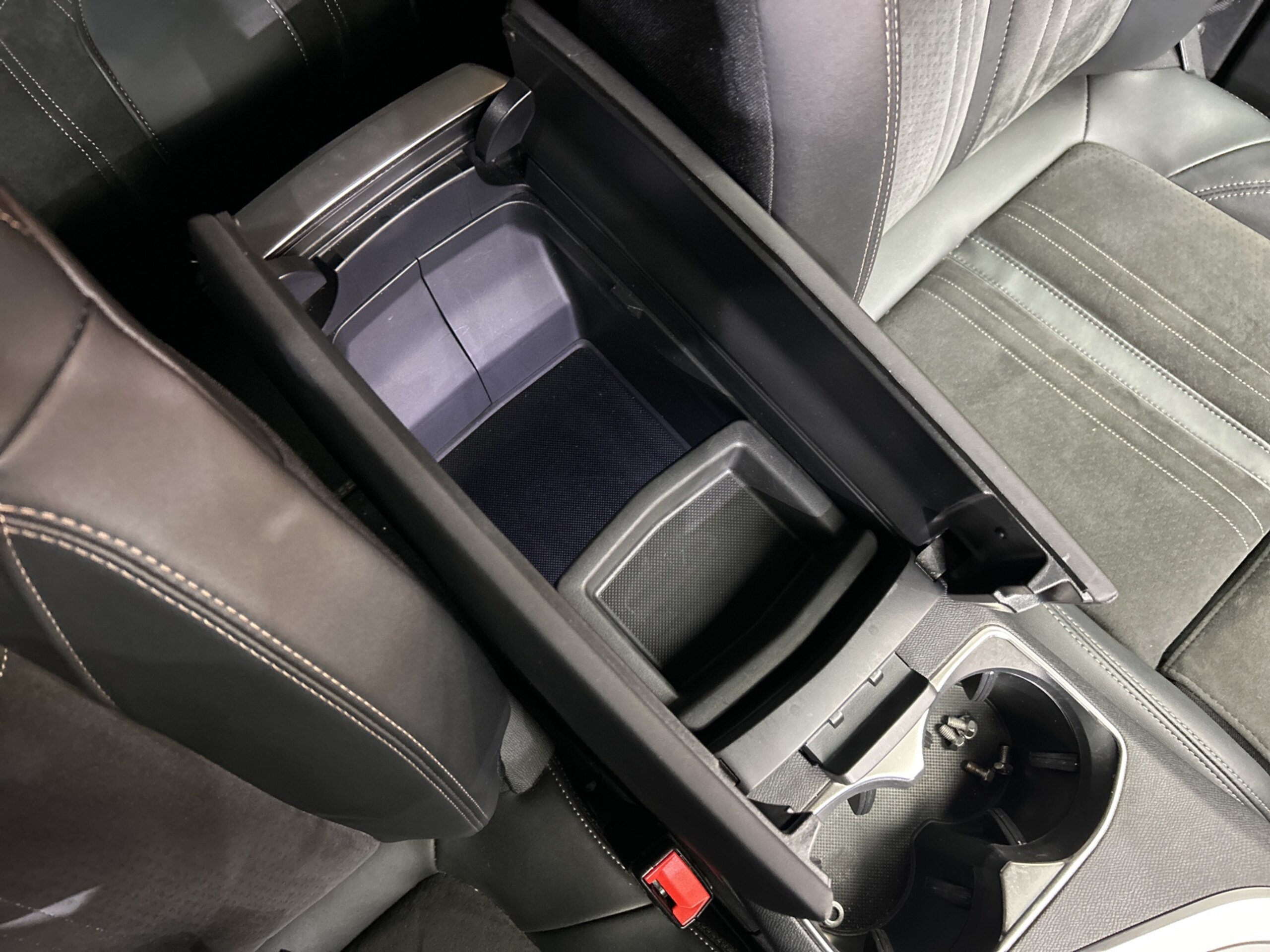 Peugeot 5008 GT BlueHDi Diesel Turbo — photo 8