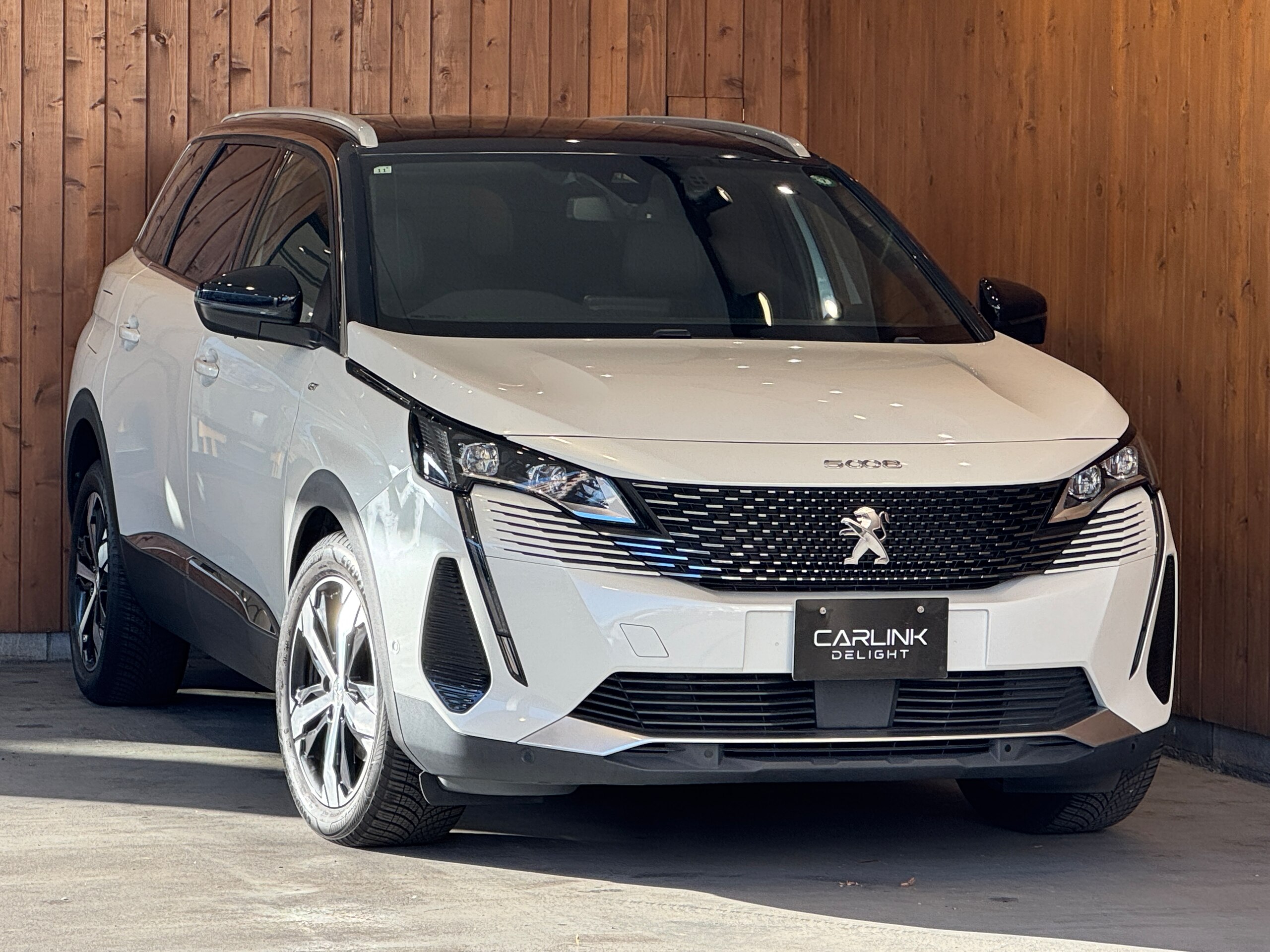 2021 Peugeot 5008 — photo 2