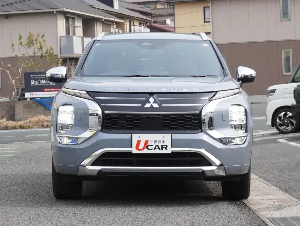 2024 Mitsubishi Outlander — photo 2
