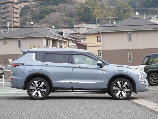 2024 Mitsubishi Outlander — photo 3