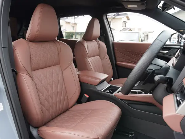 Mitsubishi Outlander PHEV 2.4 P Executive Package 4WD Mitsubishi Certified Used Car Warranty Unlimited Mileage 1-Year Warranty Brown Leather Seats YAMAHA Sound 12.3-inch Smartphone Link Navigation Surround View Camera ETC2.0 Seat Heater & Ventilation Digital Inner Mirror Blind Spot Monitor (Moonstone Gray Metallic) — photo 7