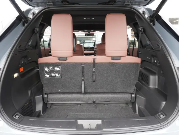 Mitsubishi Outlander PHEV 2.4 P Executive Package 4WD Mitsubishi Certified Used Car Warranty Unlimited Mileage 1-Year Warranty Brown Leather Seats YAMAHA Sound 12.3-inch Smartphone Link Navigation Surround View Camera ETC2.0 Seat Heater & Ventilation Digital Inner Mirror Blind Spot Monitor (Moonstone Gray Metallic) — photo 9